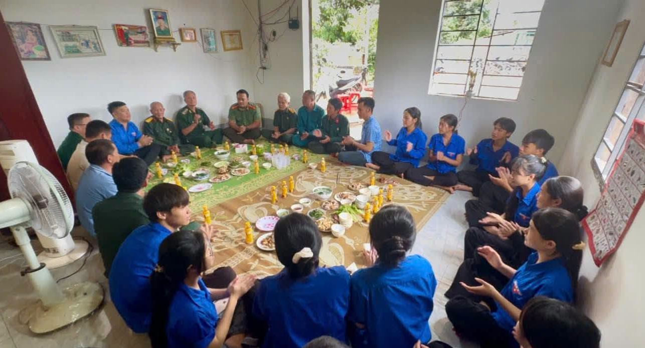 Ea Súp bữa cơm